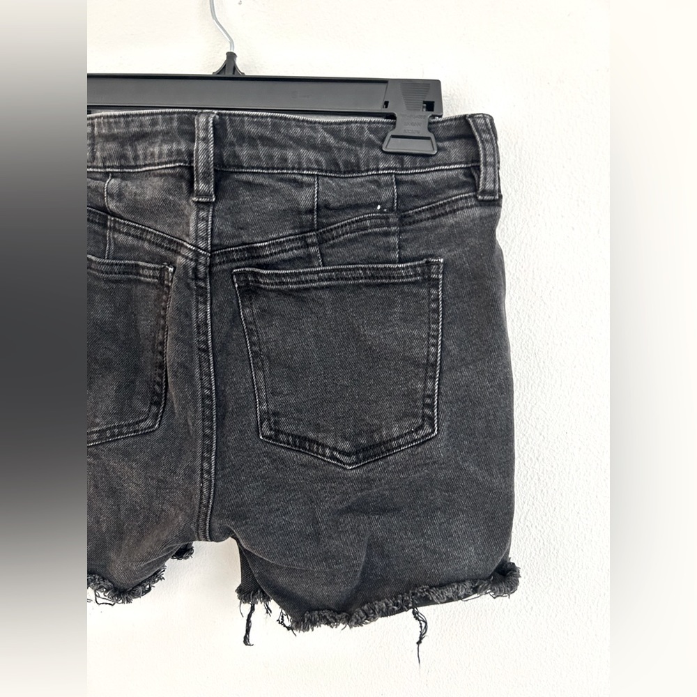 We The Free Distressed Hem Mid Rise. Shorts In Black Ash Size 27 - Picture 6 of 9